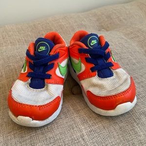 NIKE Kids Tennis Shoes
